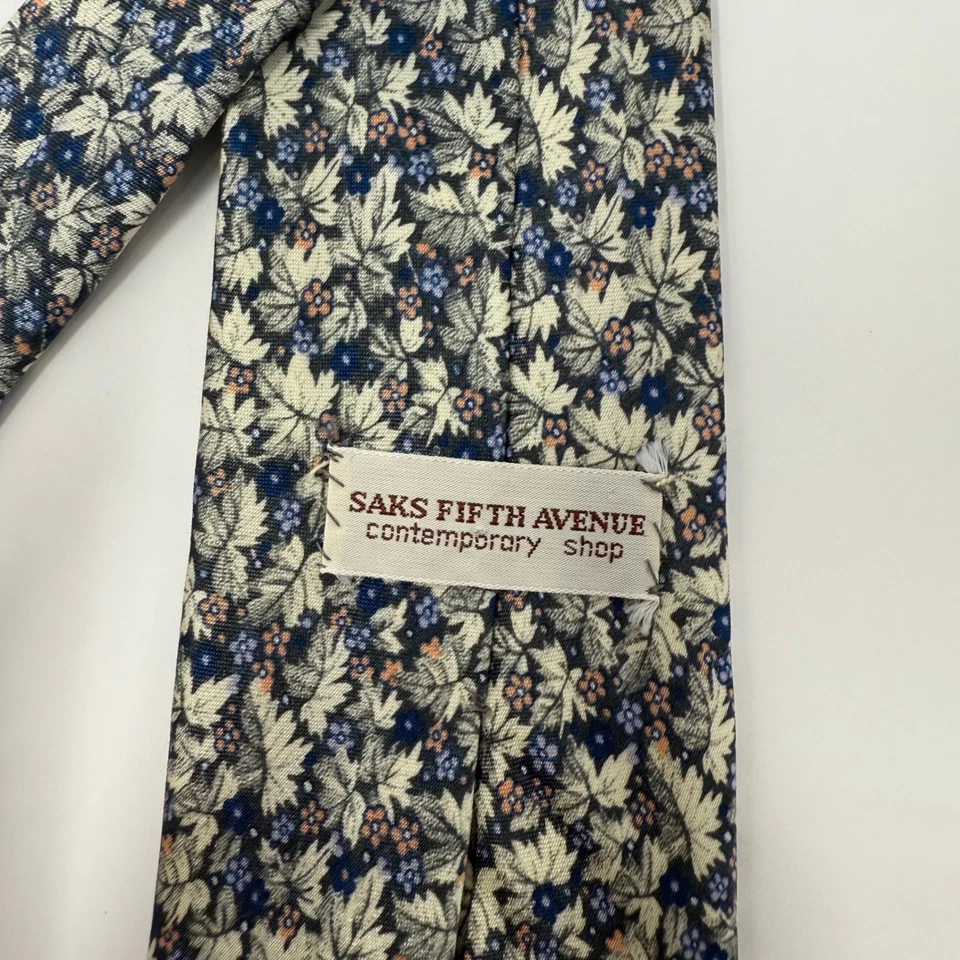 Corbata Saks Fifth Avenue estampado de hojas florales seda Dicelon clásica para hombre Foto 4 de 4