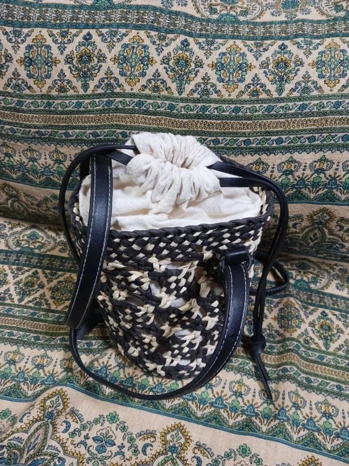 Bolso Cesta LOEWE Negro Casi Como Nuevo 13x18x13cm Auténtico Usado Foto 3 de 4