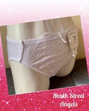 VINTAGE WACOAL 84962 WHITE SATIN  LACE BIKINI BRIEF PANTIES SIZE MEDIUM