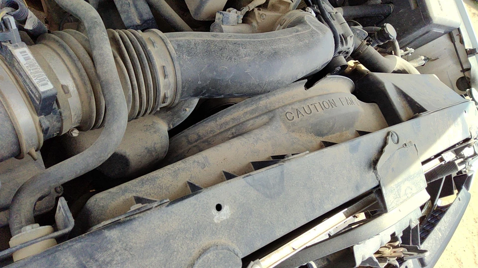 2001-2007 Silverado 2500 Hd radiador ventilador de refrigeração cobertura OEM caixa de plástico 8,1l - Imagem 2 de 4