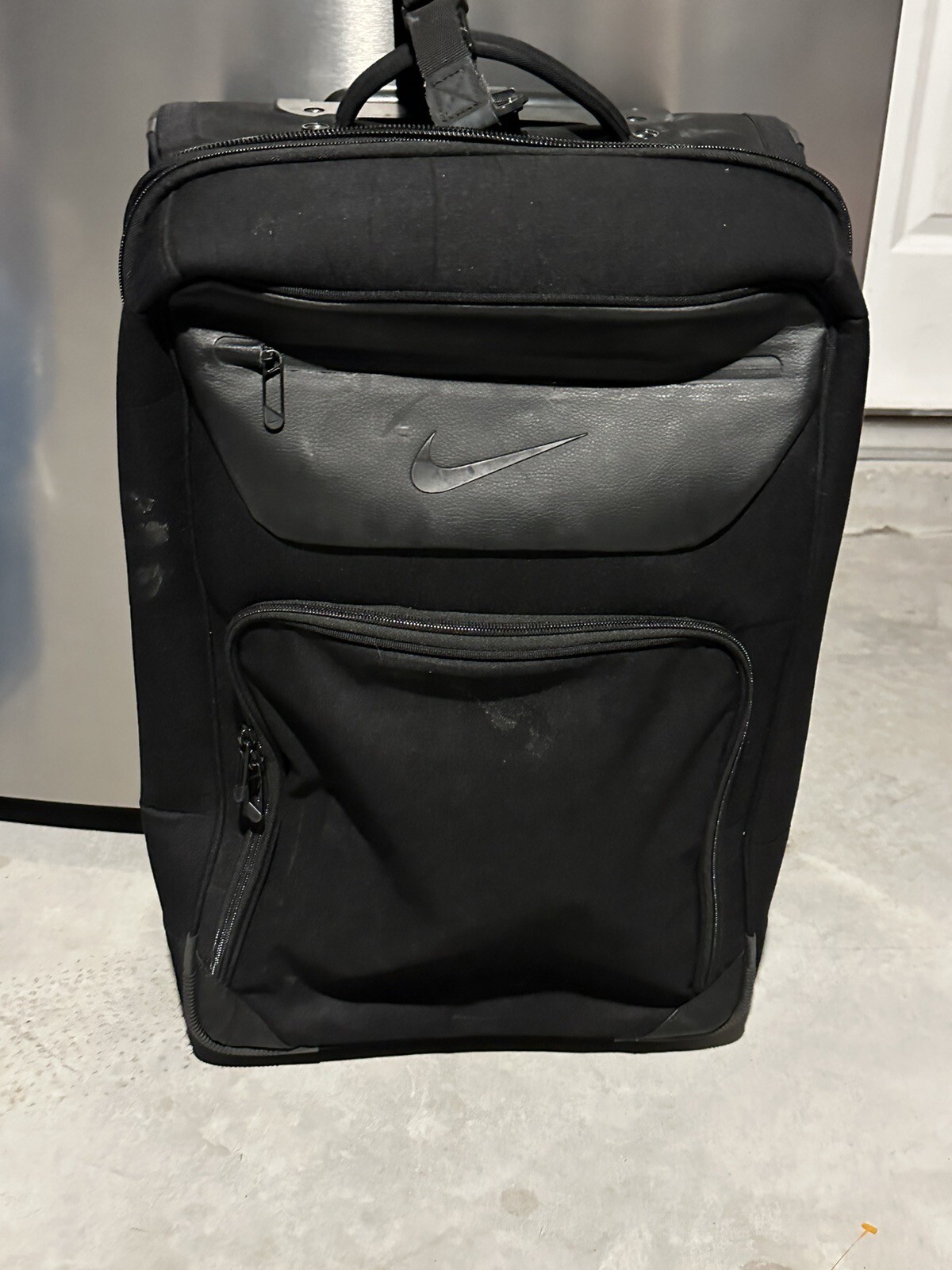 Nike Suitcase Carry On Black Wheels Rolling Luggage Expandable 22"x13