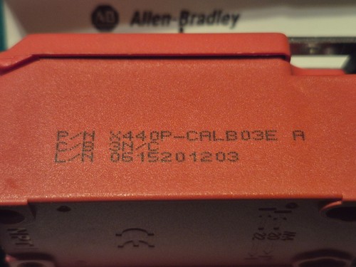 Allen Bradley 440P-CALB03E Safety Limit Switch - Picture 4 of 4