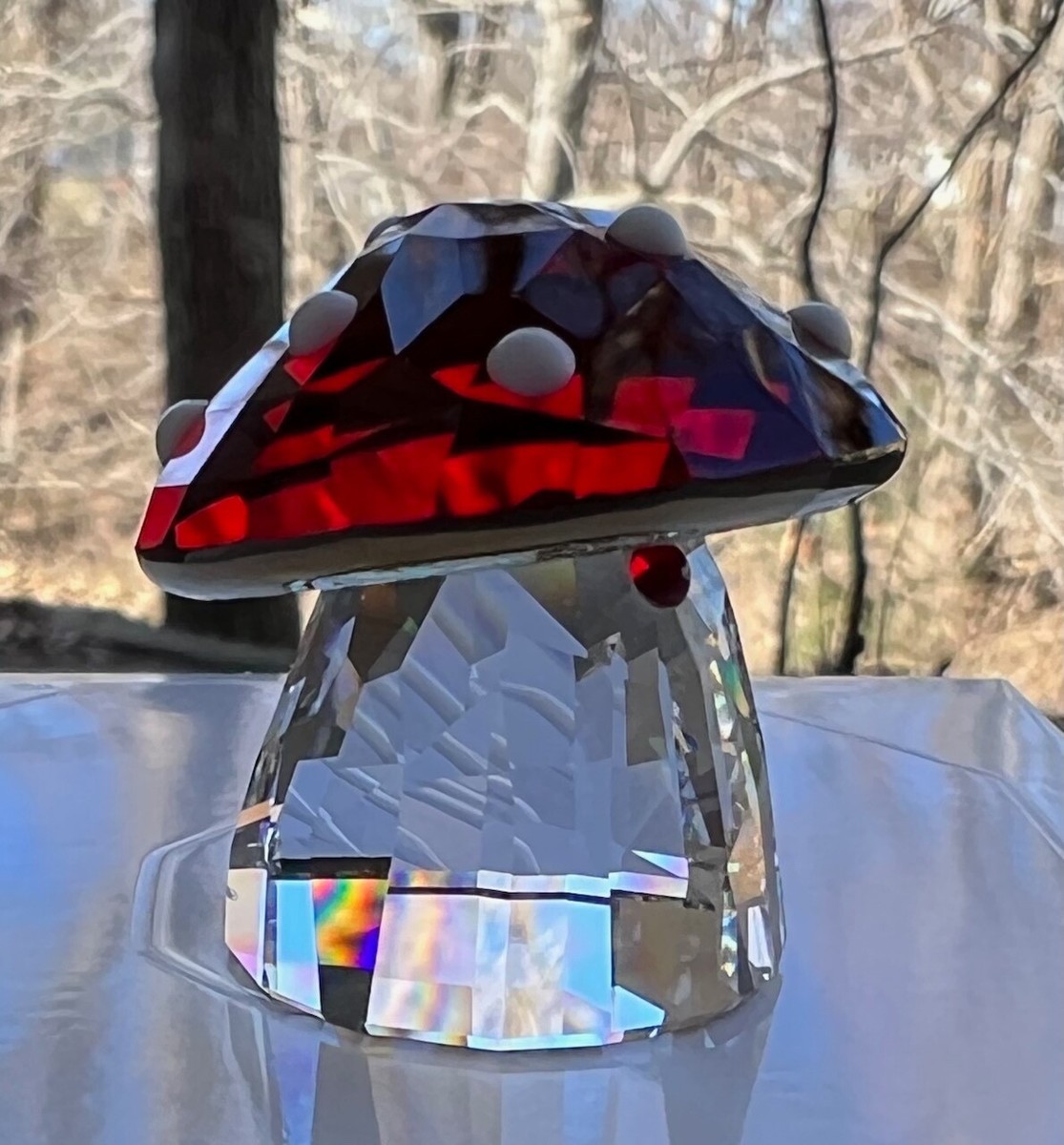 SWAROVSKI Crystal XMAS Holiday Cheers Red Mushroom Figurine SWAROVSKI Crystal XMAS Holiday Cheers Red Mushroom Figurine