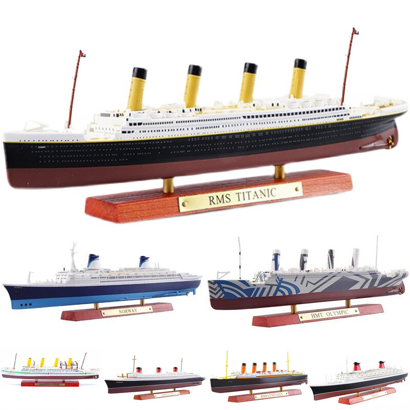 1:1250 Scale Alloy Diecast Cruise Ship Model RMS TITANIC HMT