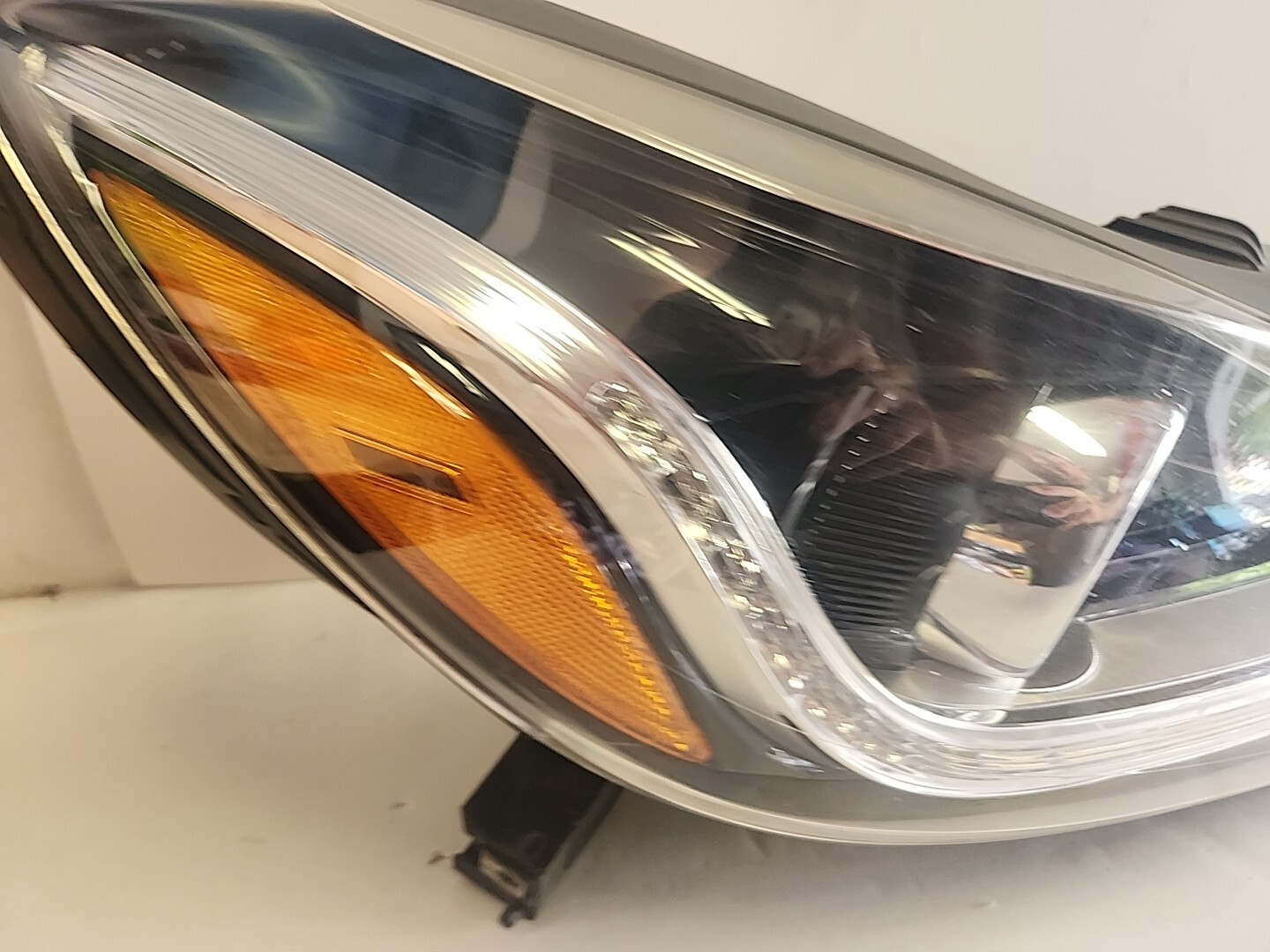 2017-2019 Chevrolet Trax Projector Right RH Headlamp 42576962 