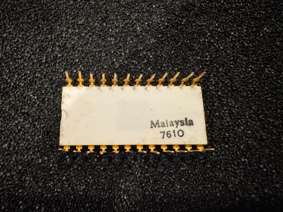 Vintage Intel C4040 White Ceramic CPU in Working Condition MCS40 Family RARE - Image 3 of 4