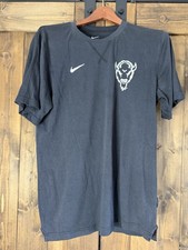 Rare Nike T-shirt appears to be a Milwaukee Bucks NBA Med