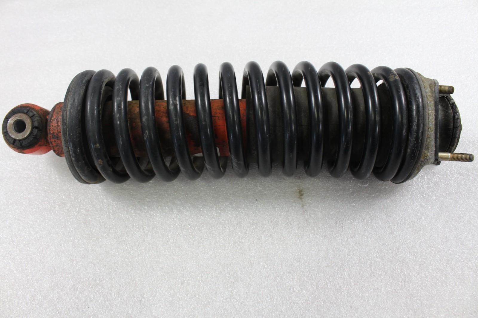 Ferrari Mondial, Front Shock Absorber, Bad Rubber, Used, P/N 116411, 114727