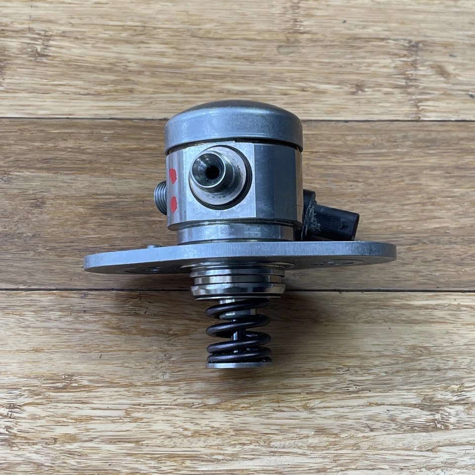 BMW 850i G16 2017-2024 motor de 4,4 L bomba de combustible de alta presión izquierda 3 k millas fabricante de equipos originales Foto 4 de 4