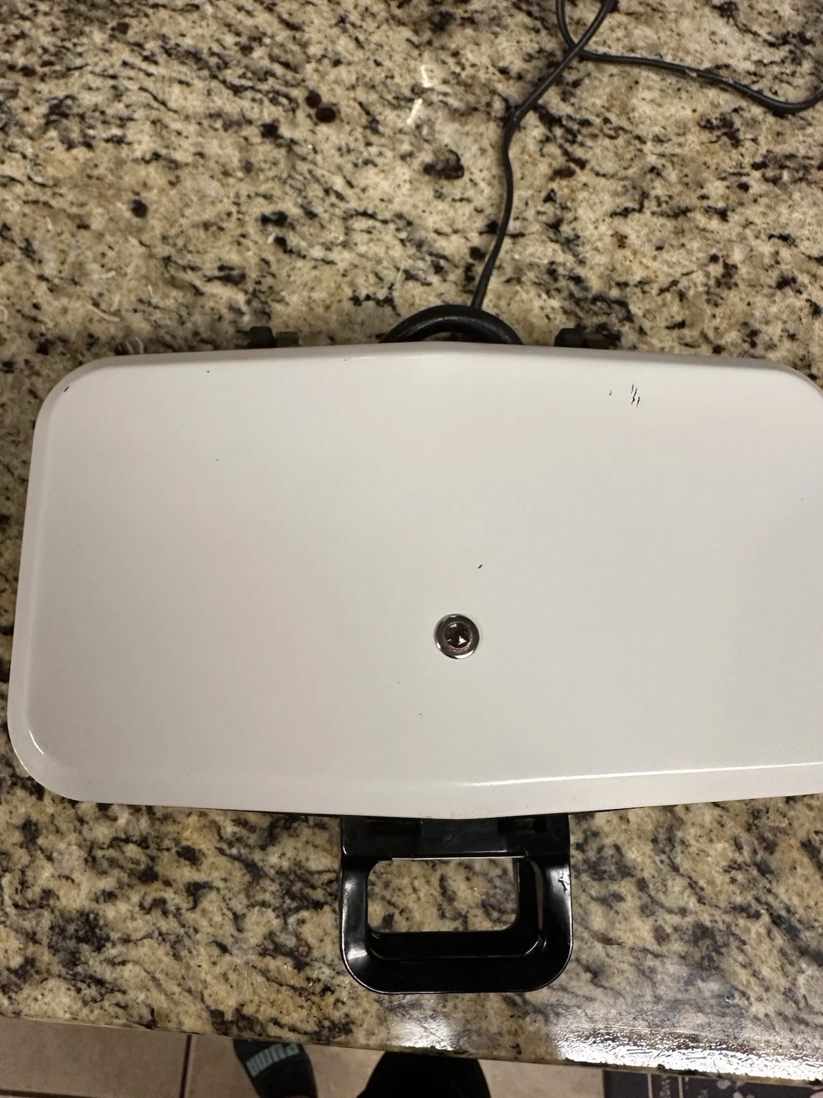 Vitantonio Belgian Waffle maker White Model 550