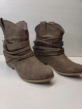 Not Rated Womens Size 8 Heeled Ankle Boot Strap Detail