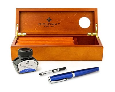 Füllhalter Diplomat Excellence A2 Skyline Blau mit Tinte u. Siftetui aus Holz