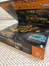 Brand new LEGO TECHNIC 42030 Volvo L350f Wheel Loader retired 
