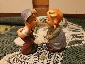 Boy And Girl Kissing Ceramic Figurines Made In Japan! Near Mint!