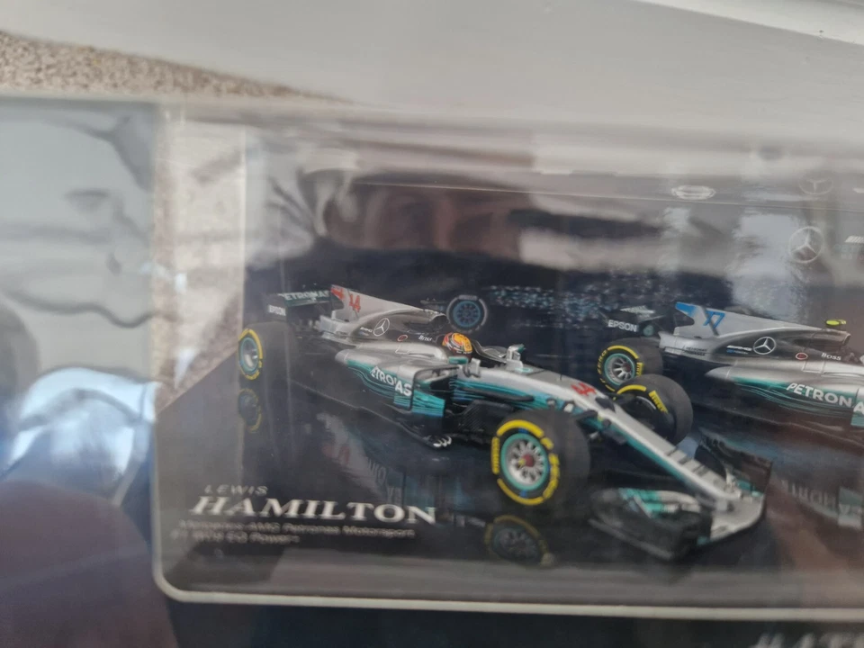 MINICHAMPS MERCEDES W08 F1 2017 CHAMPIONS HAMILTON & BOTTAS 2 CAR SET 413174477 - Image 3 of 4