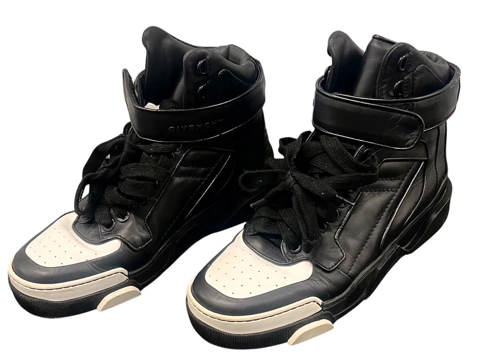 Tênis Givenchy Tyson masculino autêntico tamanho 40 cano alto couro preto e branco - Imagem 3 de 4