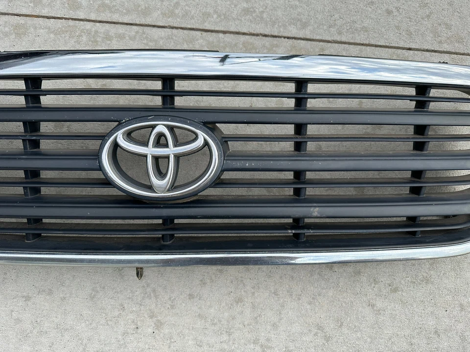 Parrilla Toyota Land Cruiser 98 1999 2000 2001 2002 OEM usada ver fotos Foto 4 de 4