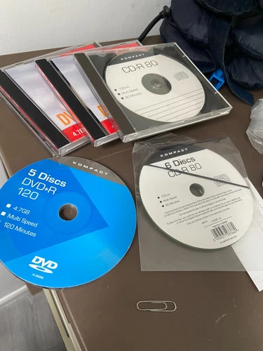 14 CDR & DVD +R Coputer compact discs