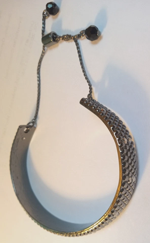 Brazalete de hematita AVON Terranova 8" Foto 3 de 4