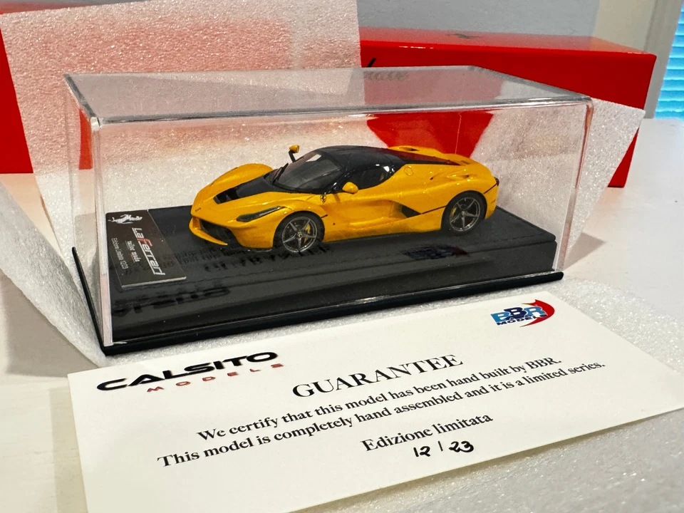 1/43 BBR Calsito Ferrari LaFerrari Giallo Tristrato/Techo de carbono azul Foto 2 de 4