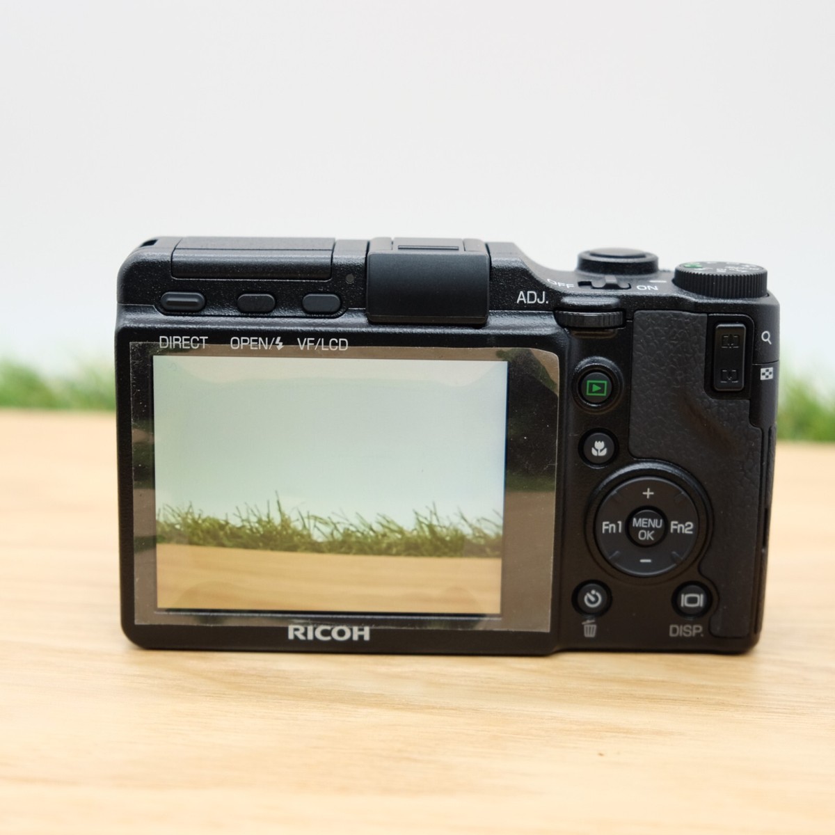 Ricoh GXR Digital Camera Black Body + P10 Lens Kit W/ Box