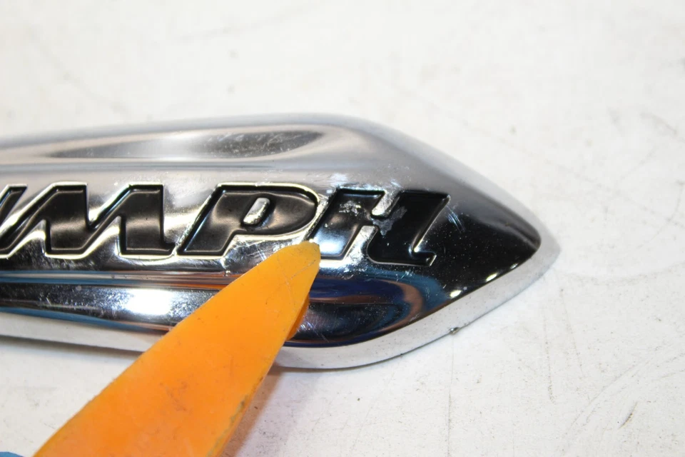 Triumph Thunderbird Storm 2009-2016 lado derecho tanque de combustible emblema bage Foto 4 de 4