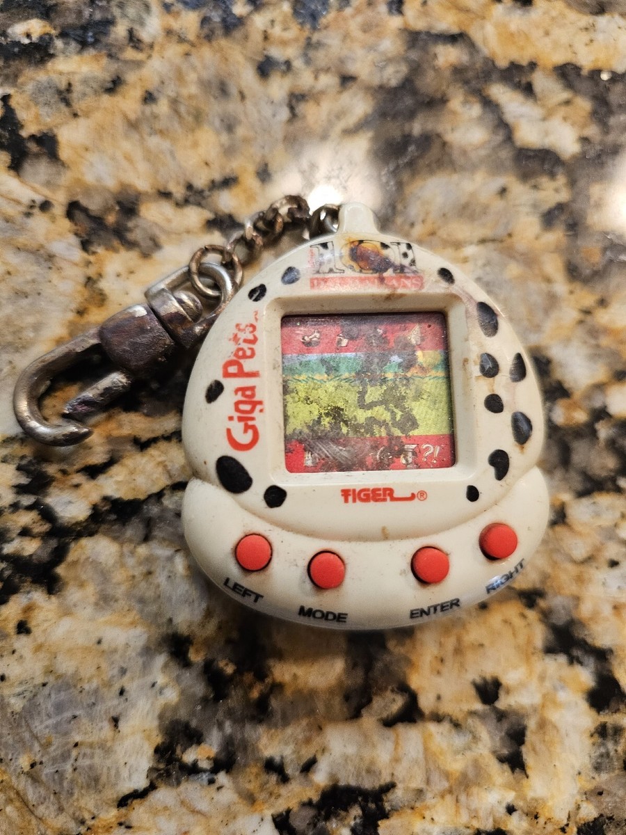 Tamagotchi ディスカメラ Tamagotchi - Tamagotchi x Village Vanguard Collection - 90's