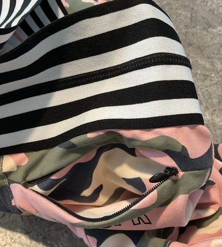 EUC VS PINK Ultimate Camo /Black & White Striped Waist Retired Leggings Large - Picture 6 of 6