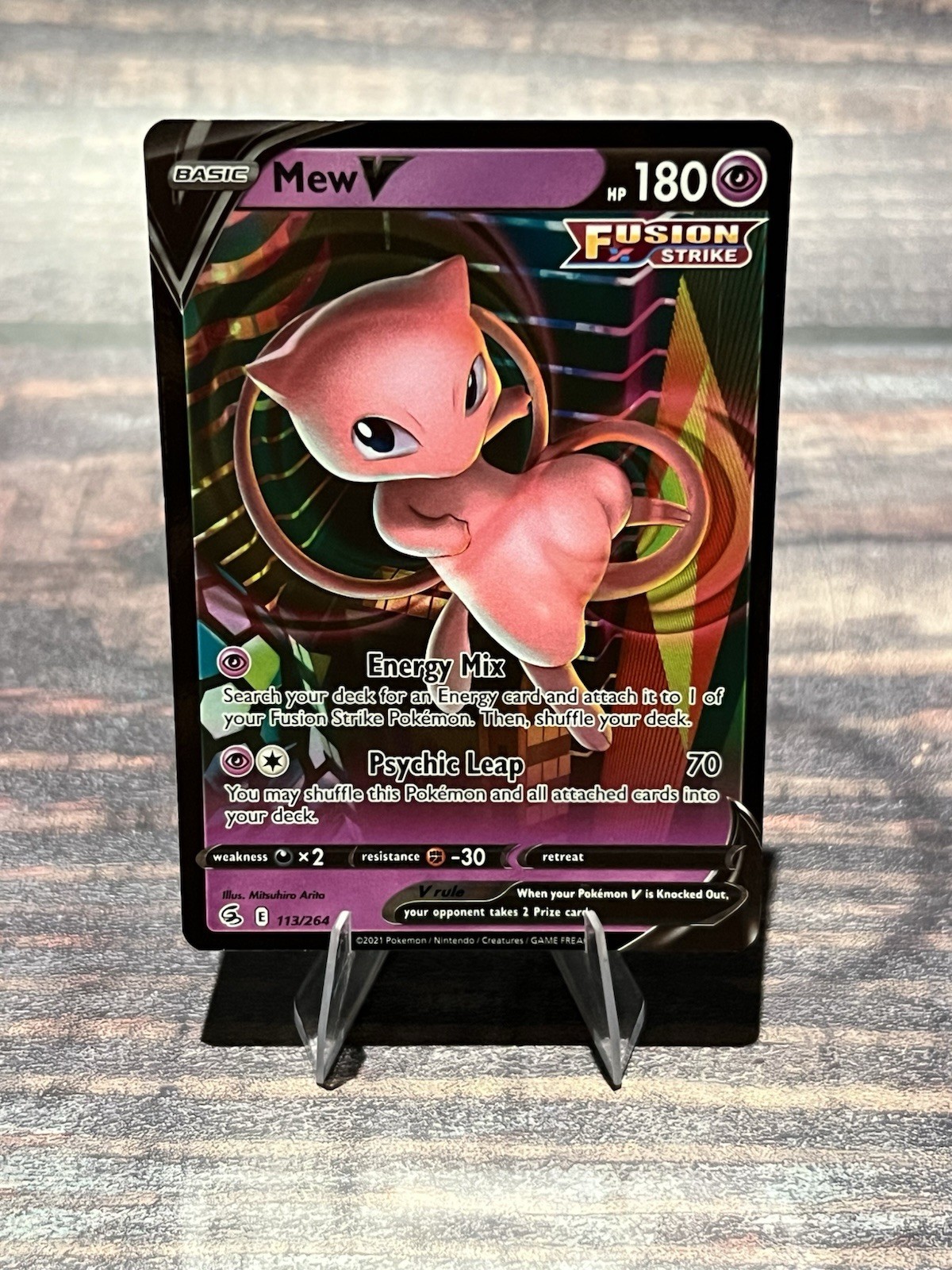 Mew V 113/264 Swsh08: Fusion Strike Pokemon Card
