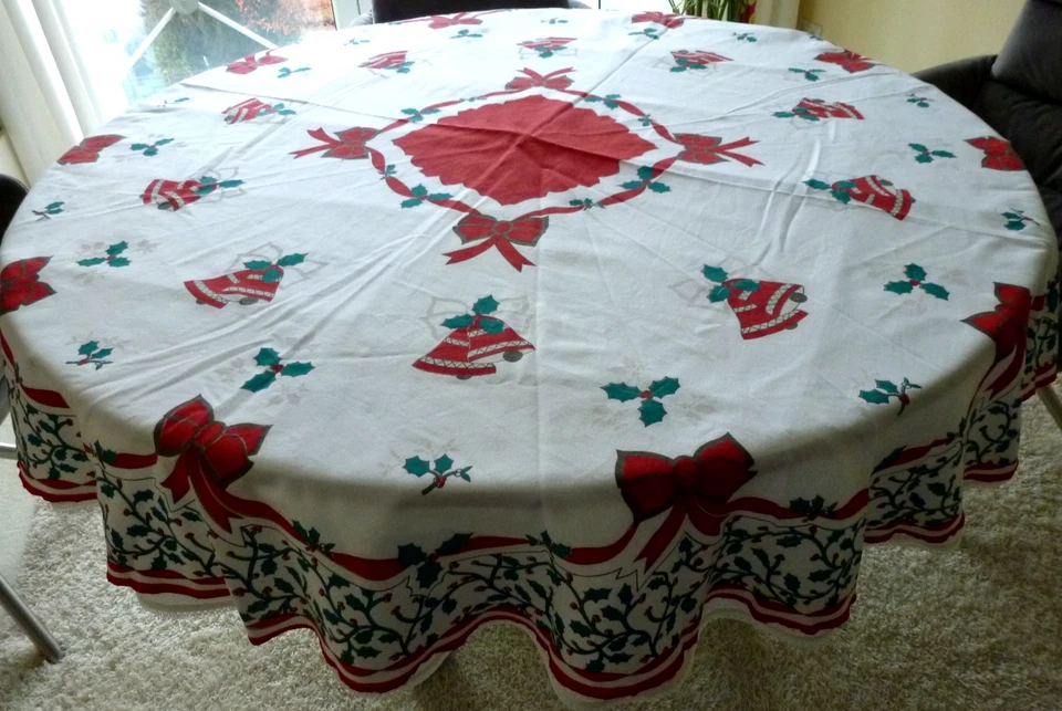 Weihnachtsdecke Tischdecke mit Weihnachtsmotiven 156 cm, rund, 100% Baumwolle