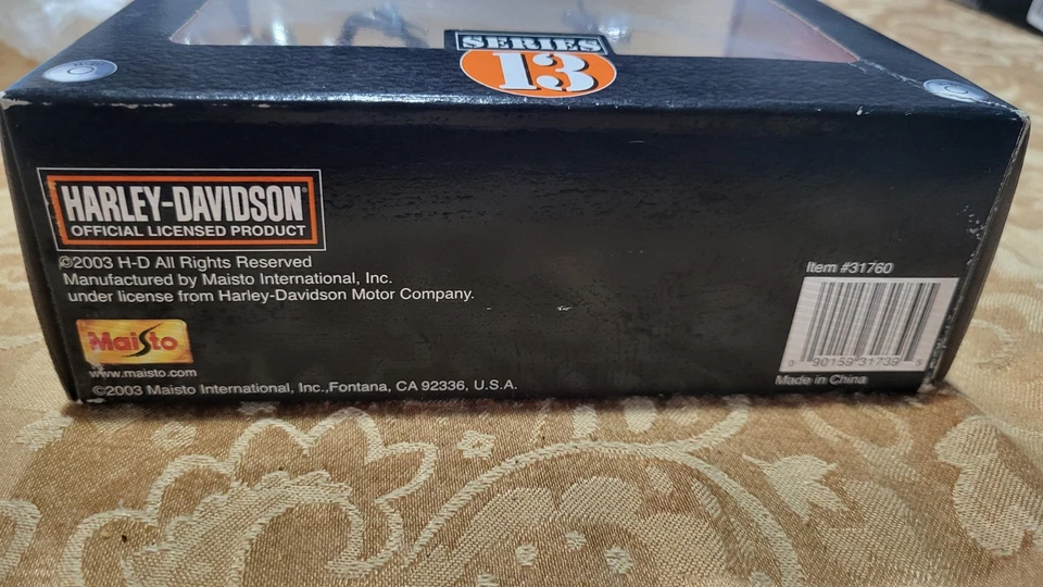 Harley-Davidson Maisto CVO 2002 FLHRSEI púrpura 1:18 fundido a presión serie 13 nuevo en stock Foto 4 de 4