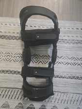 Breg Fusion OA Plus Knee Brace Right Medium