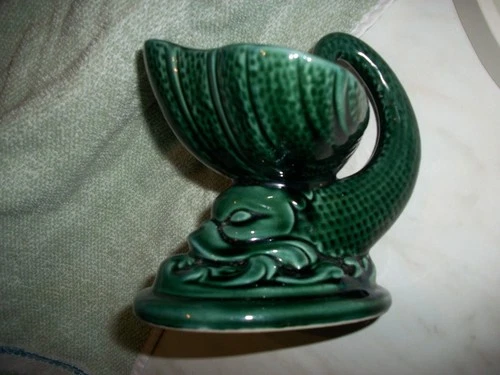 Vintage Hull 810 USA Pottery Fish Shell Vessel Vase EBB Tide Green