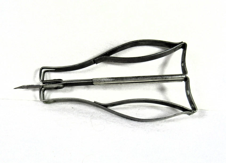 Betsy Ross Rug Shuttle Needle # 5 for Yarn & Narrow Rags Vintage 1913 - Image 3 of 4