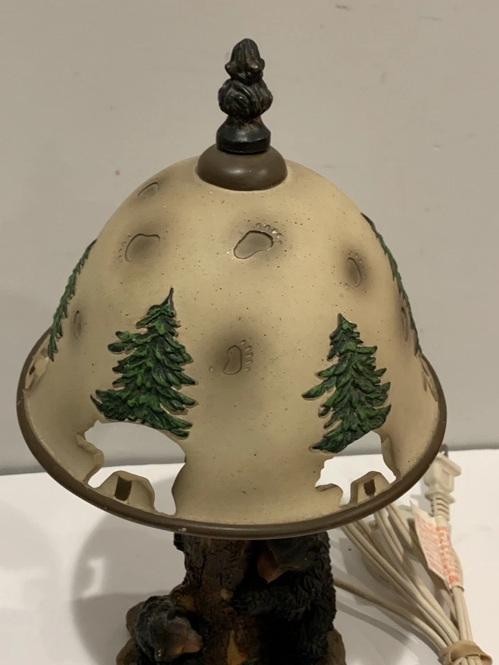 ZERKOS RUSTIC BLACK BEAR IN A HONEY TREE TABLELAMP/PINE TREE & BEAR CARVED SHADE - Image 3 of 4