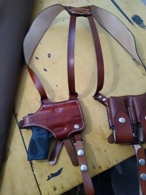 HK P2000 SK Shoulder holster with 2 pouch mags