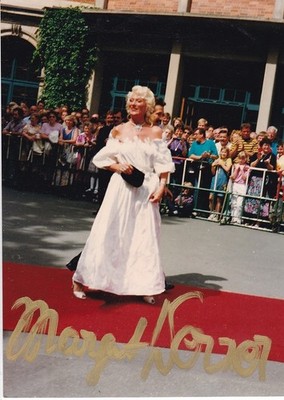 Margot WERNER (1937-2012) - österr. Sängerin und Tänzerin, Halbgrossfoto!