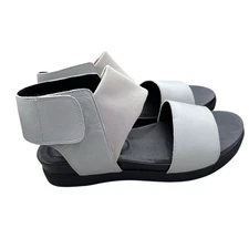 H by Halston Women's Erin Platform Sandals