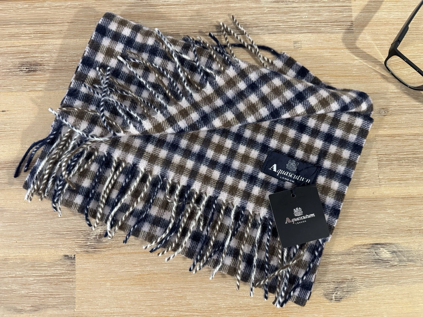 Aquascutum House Check 100% Lambswool Scarf
Opens in a new window or tab