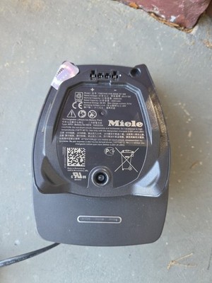 Miele Battery And Charger Cradle LS03/03 AP01 Triflex HX1 & HX2