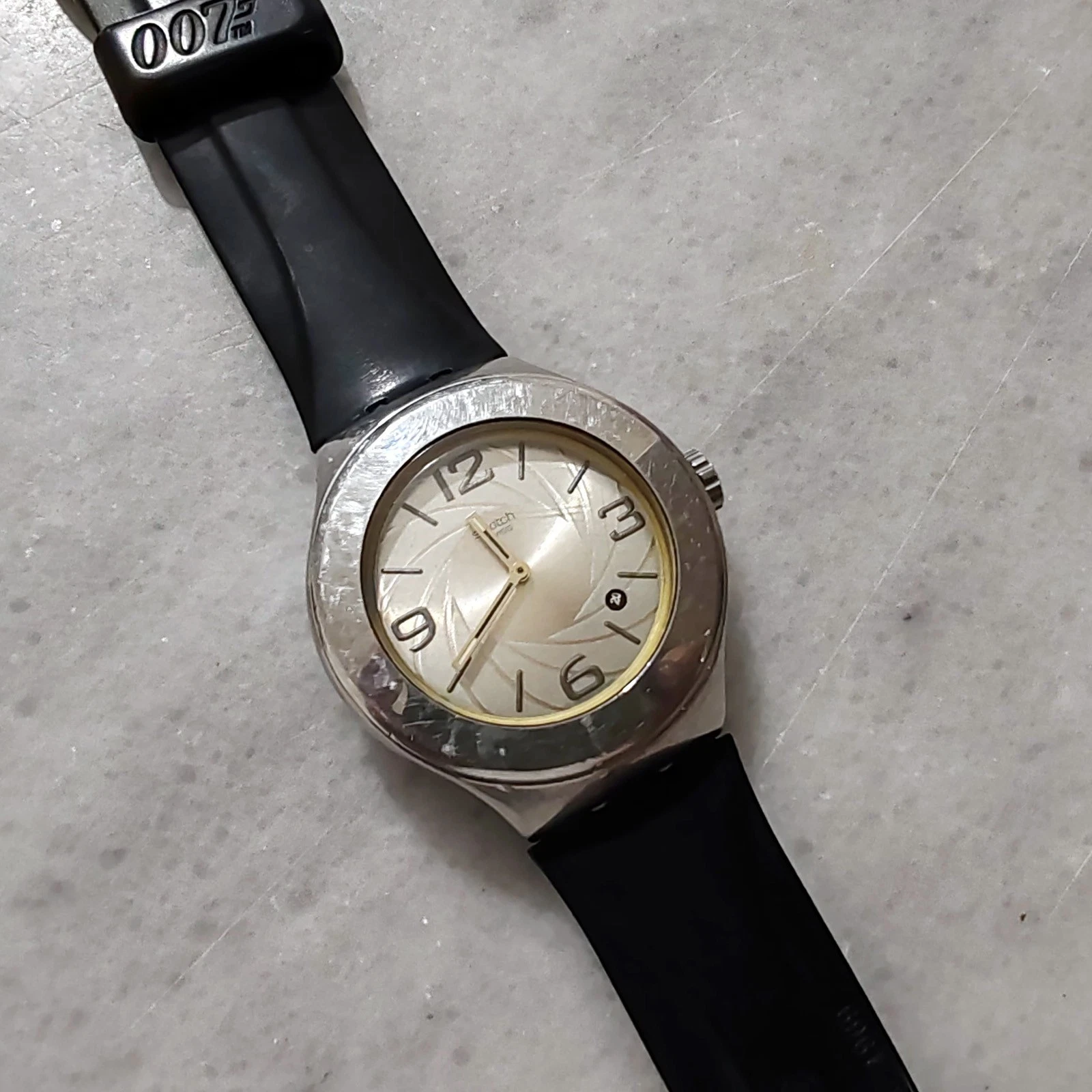 UNDERCOVER Orologio Swatch Irony ON HER MAJESTY'S SECRET SERVICE YNS402 James BOND 007