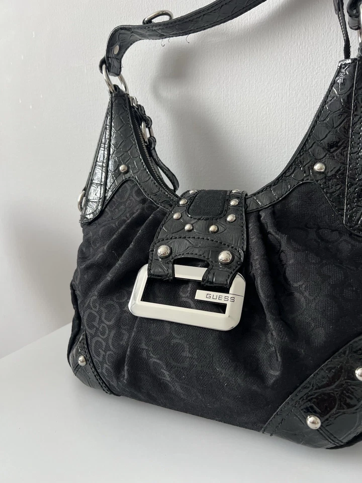 Guess vintage hebilla logo bolso baguette Y2k bolso de mano metal logo monogr... - Imagen 3 de 4