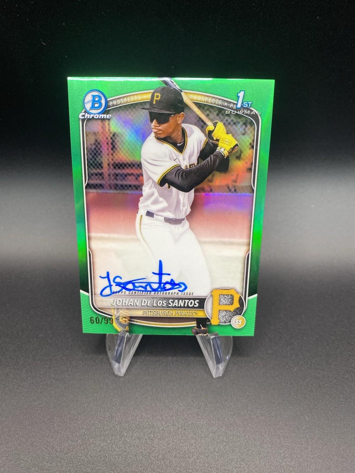 2025 Bowman Chrome Johan De Los Santos Auto True Green Refractor 1st /99 Pirates