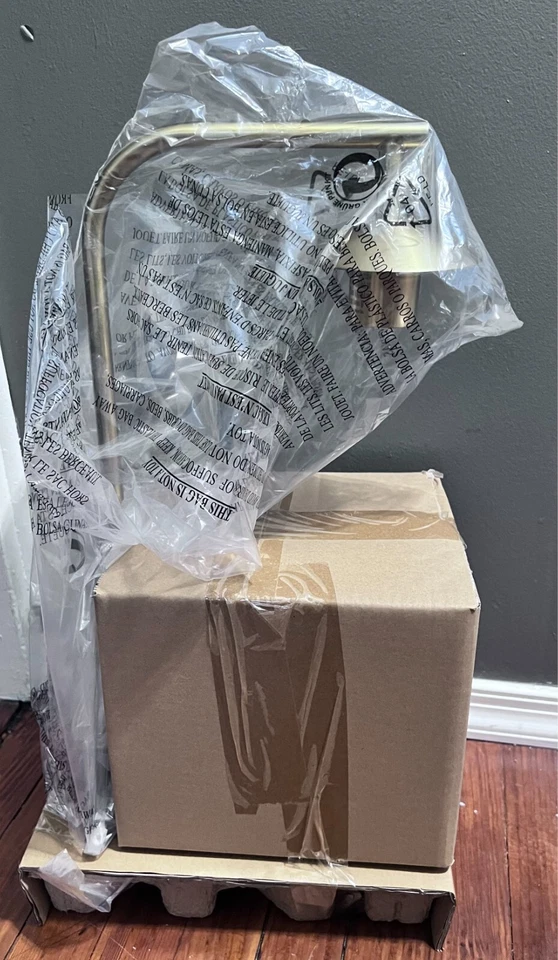 Hampton Bay AF47012U Frazier 21.5 in. Antique Brass Table Lamp with USB Port - Image 4 of 4