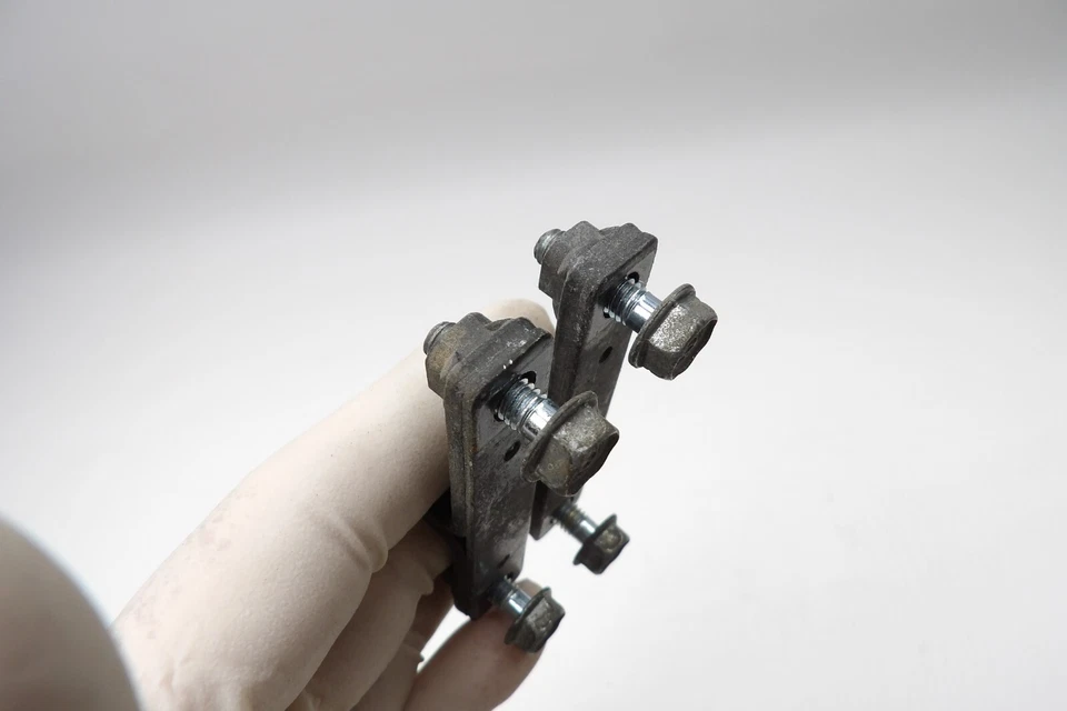 Soportes de montaje de bobina de encendido delanteros y traseros Honda CB650SC Nighthawk 30505-ME5-000 Foto 4 de 4