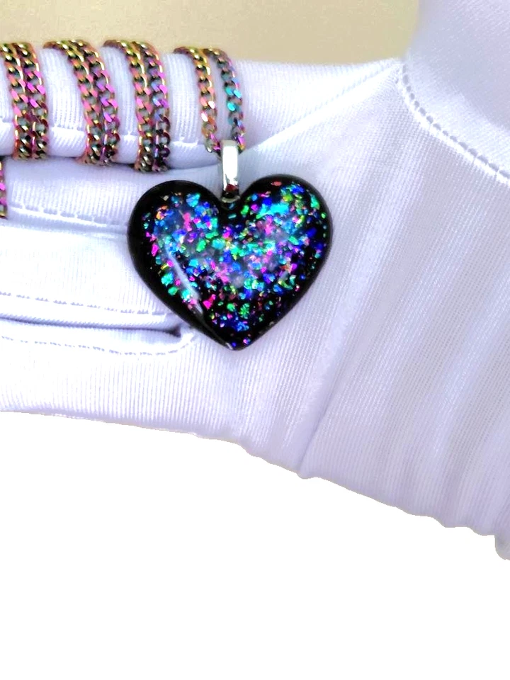 Juego de colgantes de ópalo: 3 piezas de resina de ópalo corazón colgante y pendientes en acero inoxidable Foto 4 de 4