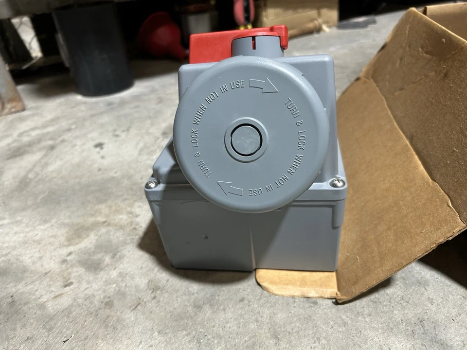 BLOQUEO CIRCUITO HUBBELL 560MI9W 60 Amp 120/208 Fase 15 HP Tipo 4x 12 Foto 3 de 4