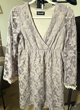 Basically me Gray Floral Lace V-Neck Long Sleeve Knee Length A-Line Dress M