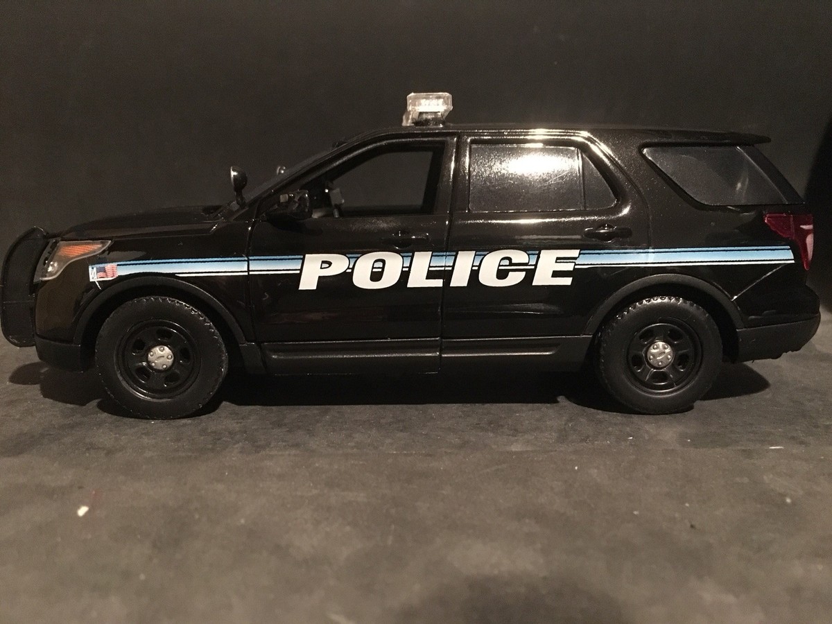 Veterans Affairs Police 1:24 Scale Replica Ford Explorer Police