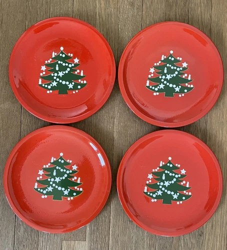 EUC Vintage German Waechtersbach Red Christmas Tree Holiday Dinner Plates 10"